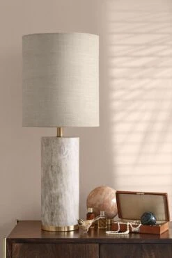 Cozy Living Ella Lampensockel Marmor Mit Messing, Beige -Günstiges Leuchten Geschäft cozy living ella lampensockel marmor mit messing 10