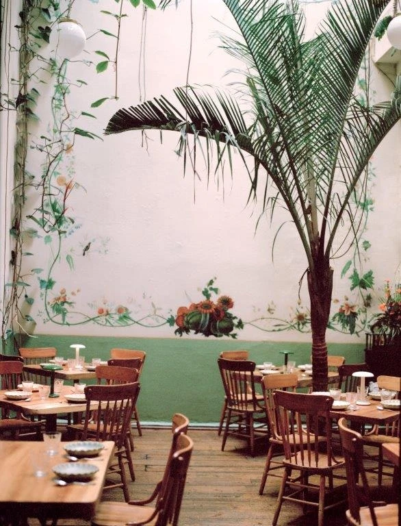 Flos Gustave Residential Tischlampe Tragbar 3000K, Mattweiß 4 Flos Gustave Residential Tischlampe Tragbar 3000K, Mattweiß – Bild 2