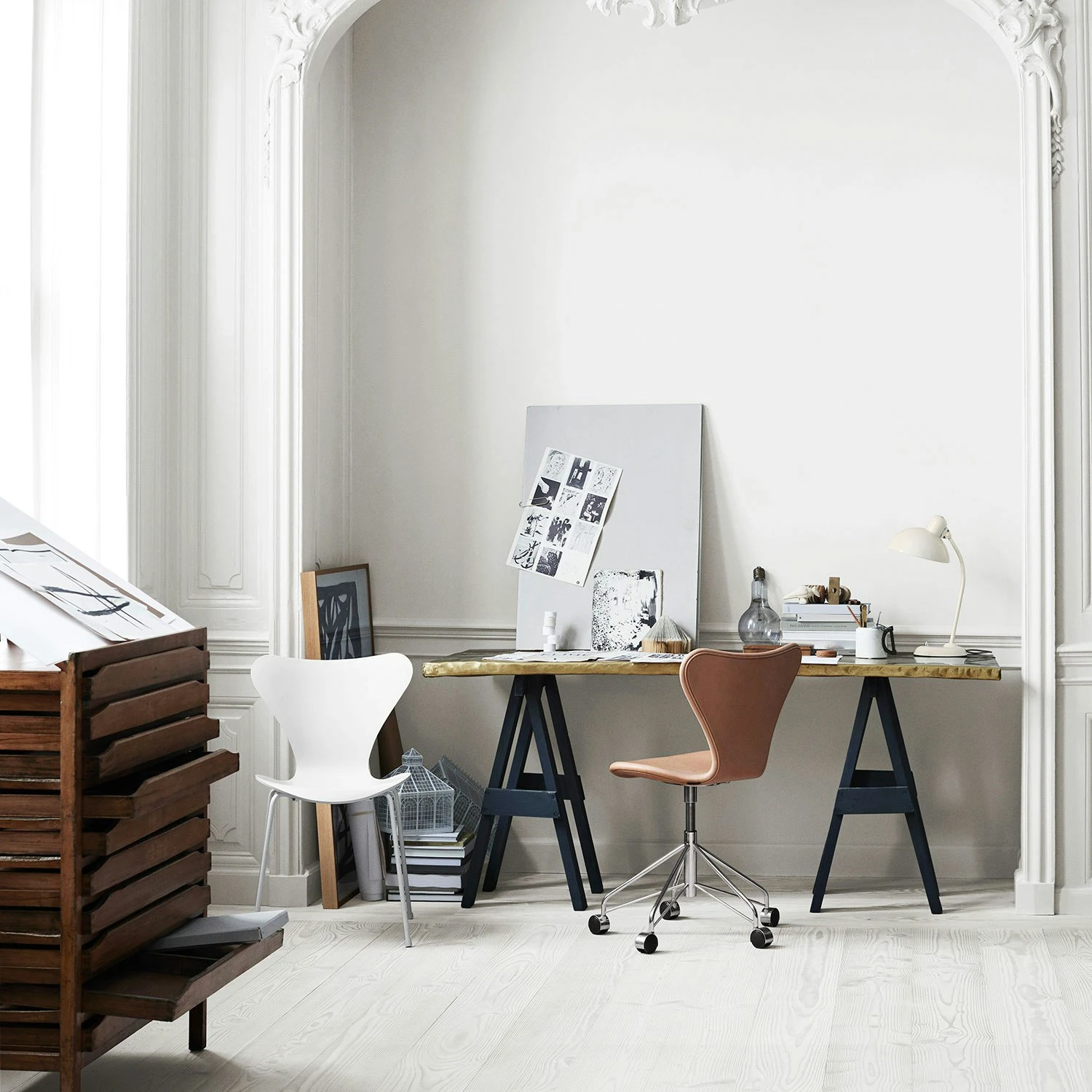 Fritz Hansen KAISER Idell™ 6556-T Tischlampe, Schwarz 6 Fritz Hansen KAISER Idell™ 6556-T Tischlampe, Schwarz – Bild 4