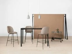 Gubi Gräshoppa Hängelampe, Glossy Alabaster White 7 Gubi Gräshoppa Hängelampe, Glossy Alabaster White -Günstiges Leuchten Geschäft gubi grashoppa deckenleuchte schwarz 0 3