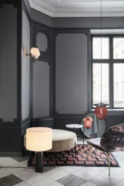 Gubi Gravity Tischlampe Groß, Weiß Marmoriert / Weiß -Günstiges Leuchten Geschäft gubi gravity tischleuchte large grau marmor canvas 18 1