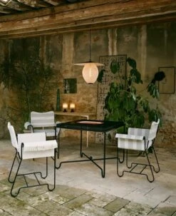 Gubi Satellite Hängelampe Im Freien Nutzbar 220 Mm, Cream White Semi Matt -Günstiges Leuchten Geschäft gubi satellite hangelampe im freien nutzbar 1