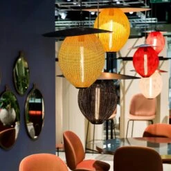 Gubi Satellite Pendelleuchte Ø27,2cm, White Cloud -Günstiges Leuchten Geschäft gubi satellite pendelleuchte 272cm midnigth black 2