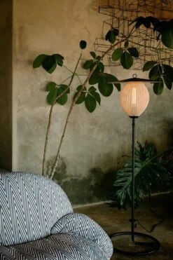 Gubi Satellite Stehlampe Im Freien Nutzbar, Cream White Semi Matt 9 Gubi Satellite Stehlampe Im Freien Nutzbar, Cream White Semi Matt -Günstiges Leuchten Geschäft gubi satellite stehlampe im freien nutzbar 2