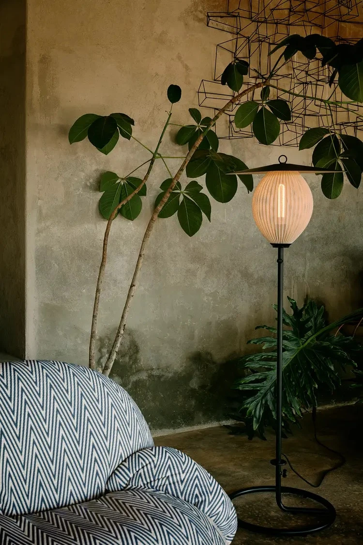 Gubi Satellite Stehlampe Im Freien Nutzbar, Cream White Semi Matt 5 Gubi Satellite Stehlampe Im Freien Nutzbar, Cream White Semi Matt – Bild 3