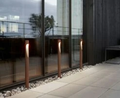Louis Poulsen Flindt Garden Pollerleuchte Lang Corten Anker Mit Adapter, 4000K -Günstiges Leuchten Geschäft louis poulsen flindt garden pollerleuchte lang corten anker mit adapter 1 1