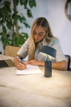 Marset Bicoca Tischlampe Tragbar, Anthrazit -Günstiges Leuchten Geschäft marset bicoca tischleuchte led off white 72