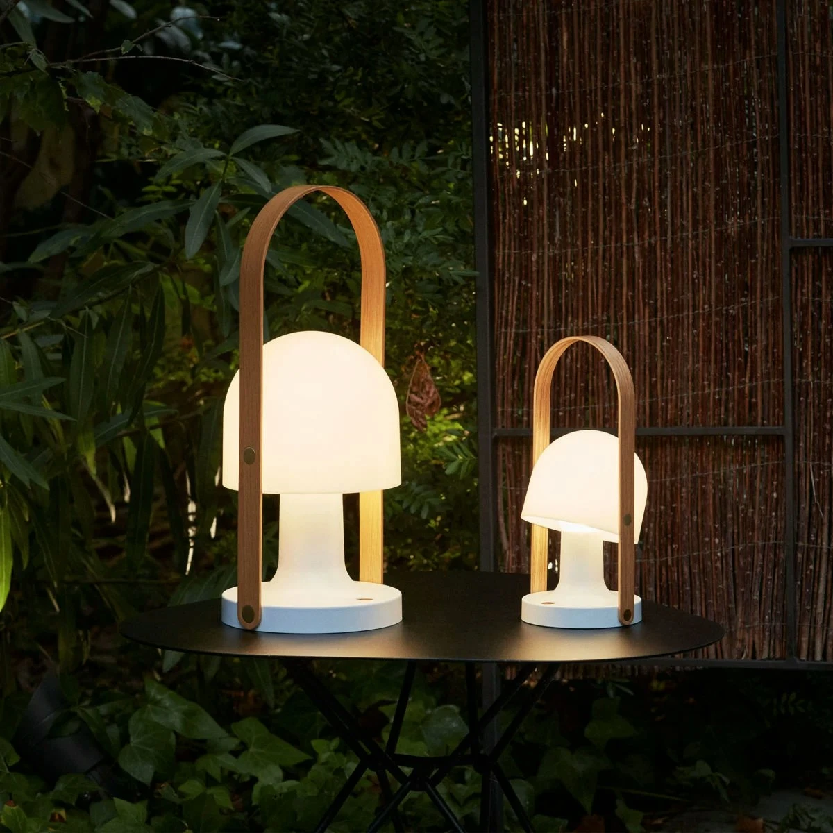 Marset FollowMe Plus Tischlampe Tragbar, Weiß 4 Marset FollowMe Plus Tischlampe Tragbar, Weiß – Bild 2