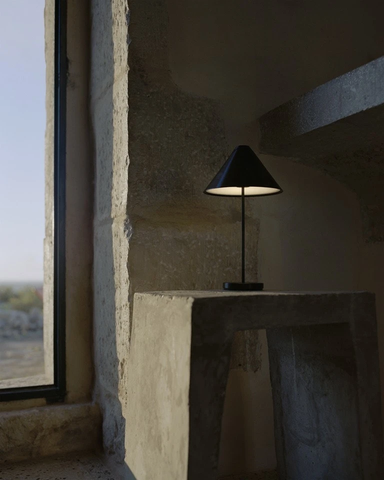 New Works Brolly Tischlampe Tragbar, Steel Black 8 New Works Brolly Tischlampe Tragbar, Steel Black – Bild 6