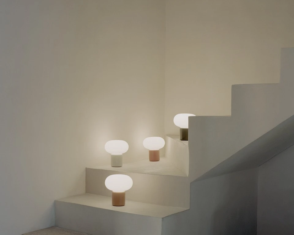 New Works Karl-Johan Tischlampe Tragbar, Ockerfarben 8 New Works Karl-Johan Tischlampe Tragbar, Ockerfarben – Bild 6