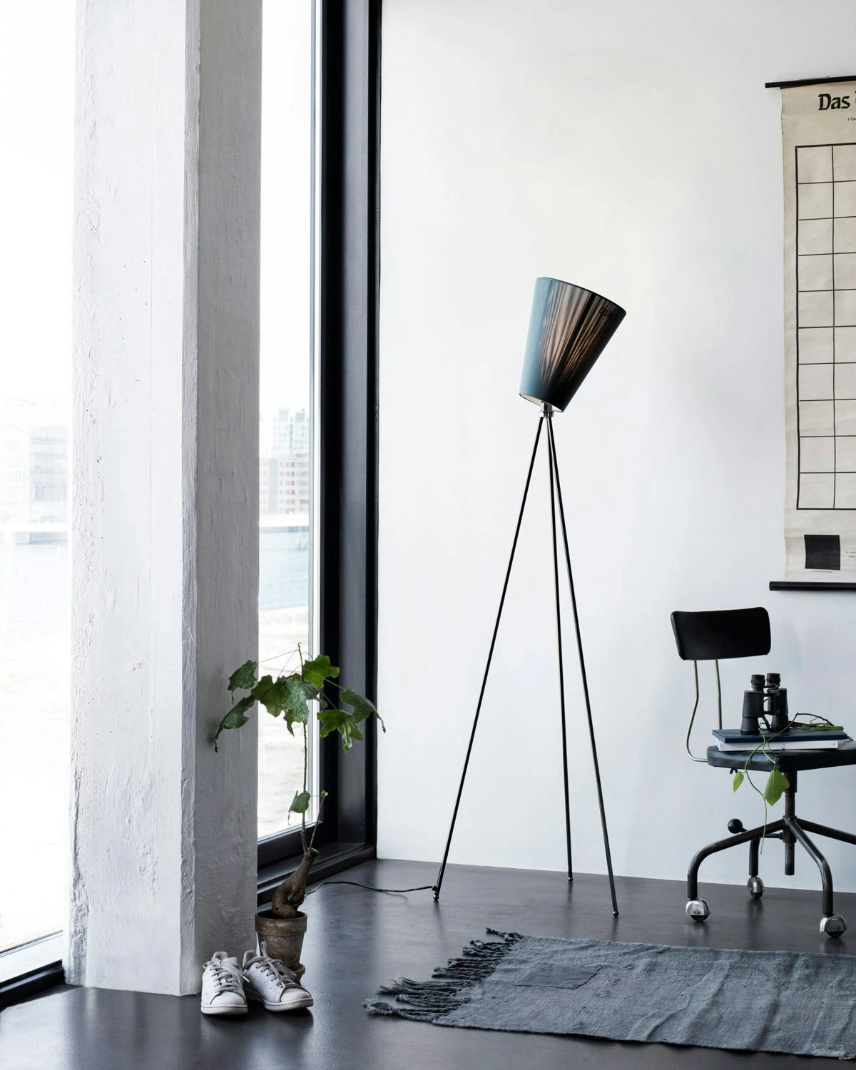 Northern Oslo Wood Tripod, Matt Black 4 Northern Oslo Wood Tripod, Matt Black – Bild 2