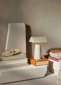 &Tradition Caret MF1 Tischlampe Tragbar, Silk Grey -Günstiges Leuchten Geschäft tradition caret mf1 table lamp portable 6