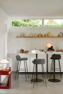 &Tradition Colette ATD6 Tischlampe, Weiß/Merlot -Günstiges Leuchten Geschäft tradition colette atd6 table lamp white black 12