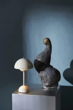 &Tradition Flowerpot VP9 Tischlampe Tragbar Mit Magnetischem Ladekabel, Grau-beige 10 &Tradition Flowerpot VP9 Tischlampe Tragbar Mit Magnetischem Ladekabel, Grau-beige -Günstiges Leuchten Geschäft tradition flowerpot vp9 27