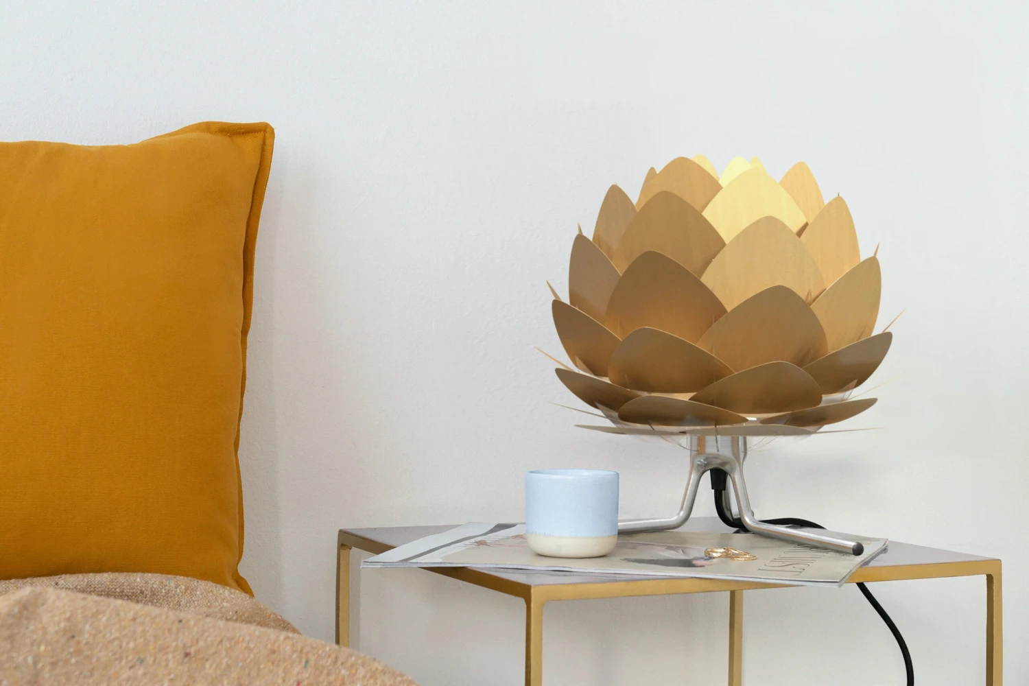 Umage Tripod Base Lampenfuß, Gebürsteter Stahl 5 Umage Tripod Base Lampenfuß, Gebürsteter Stahl – Bild 3